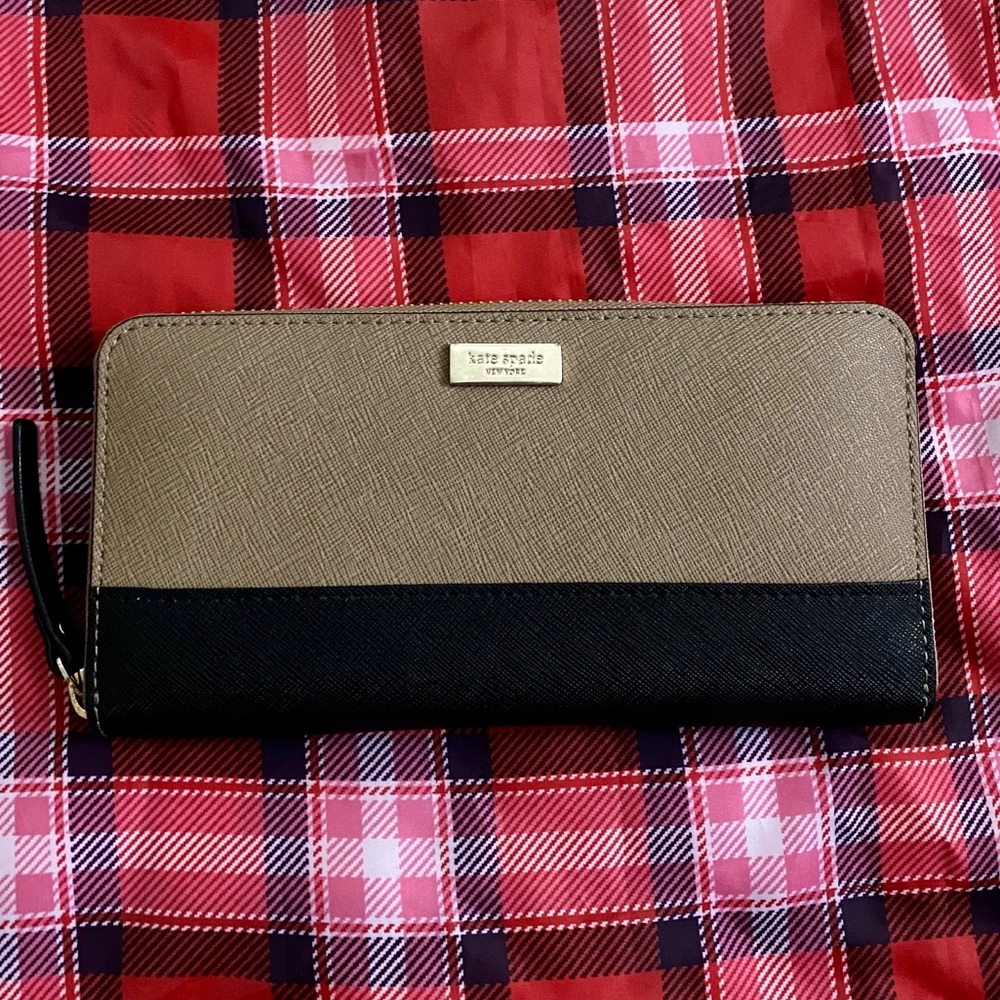 Kate Spade Zip Around Wallet